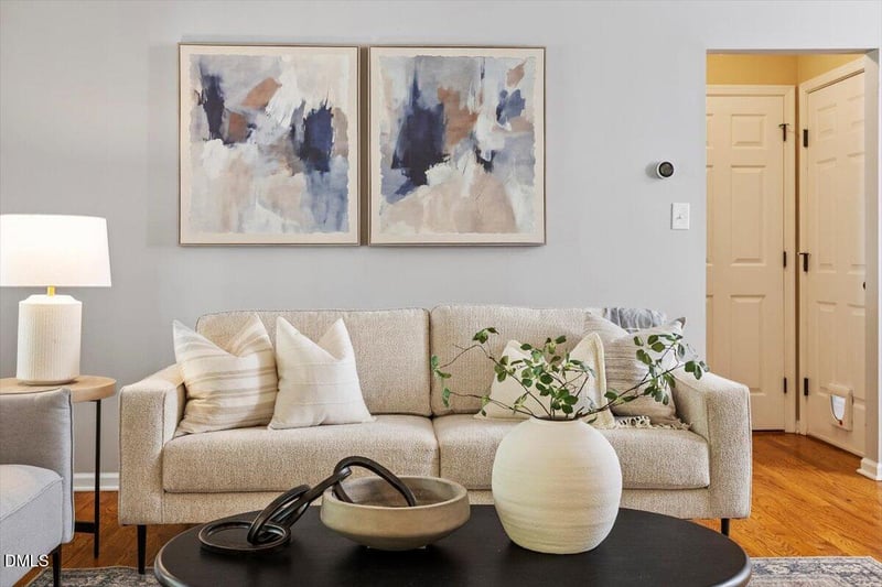 820 Northampton Dr, Cary, NC 27513