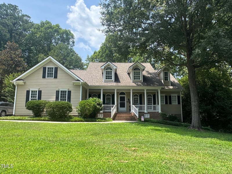 820 Parkridge Dr, Clayton, NC 27527