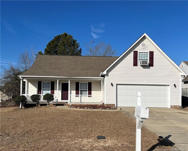 820 Pebble Ridge Ct, Fayetteville, NC 28311
