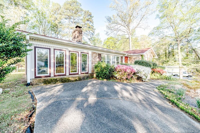 820 Primrose Ln, Sanford, NC 27330