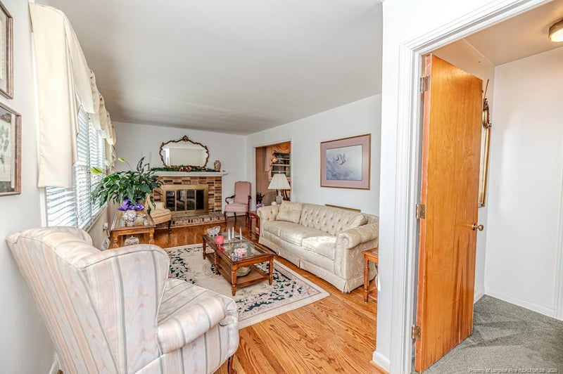 820 Primrose Ln, Sanford, NC 27330
