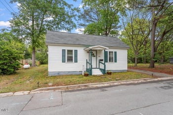 820 Southern St, Selma, NC 27576