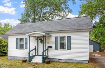 820 Southern St, Selma, NC 27576