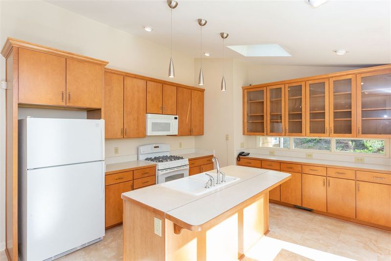 820 Temple St, Raleigh, NC 27609