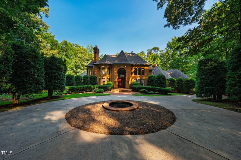 8200 Bromley Rd, Hillsborough, NC 27278