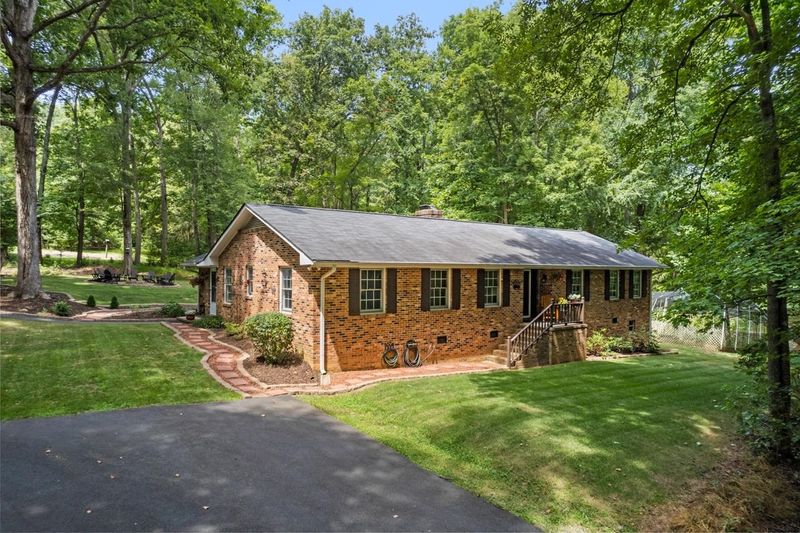 8201 Bromley Rd, Hillsborough, NC 27278