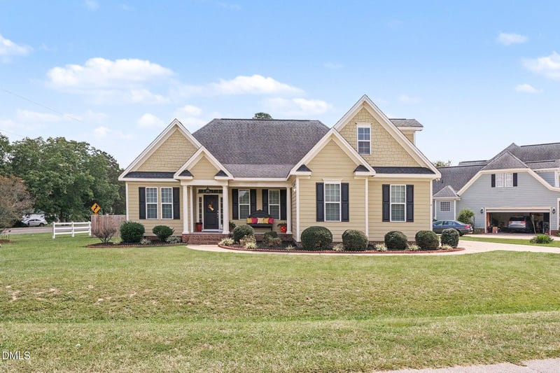 8201 Plum Bush Ct, Willow Springs, NC 27592