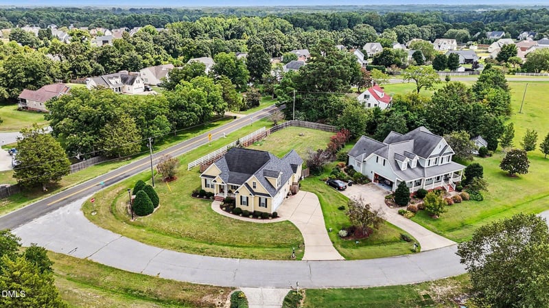 8201 Plum Bush Ct, Willow Springs, NC 27592
