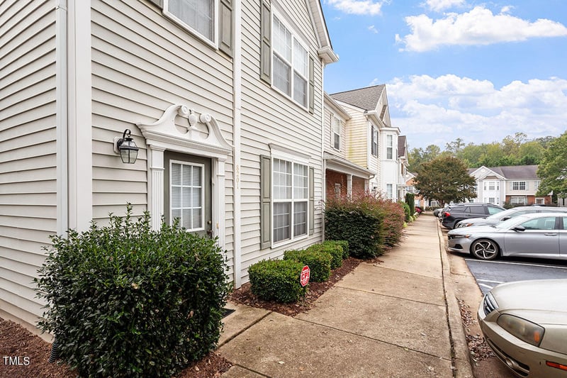 8201 Rhiannon Rd, Raleigh, NC 27613
