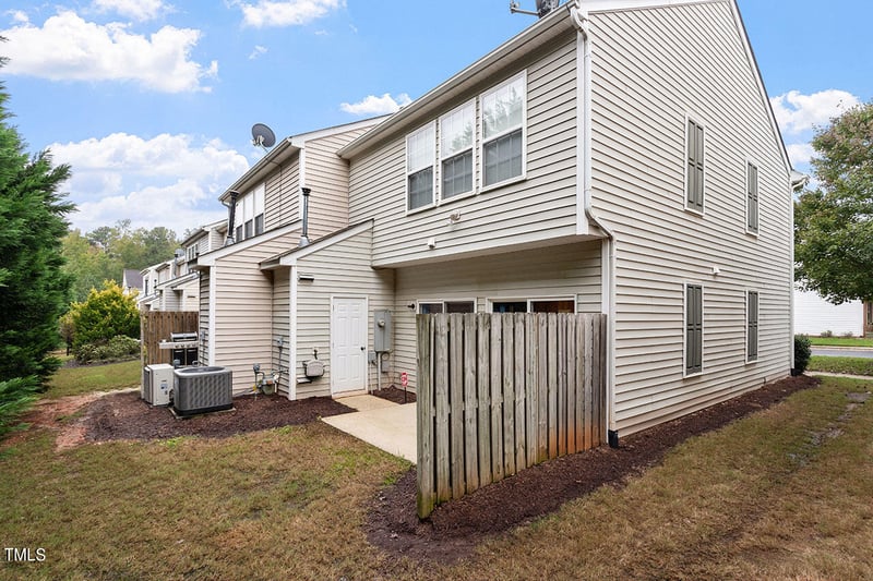 8201 Rhiannon Rd, Raleigh, NC 27613