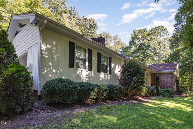 8204 Ashwood Dr, Raleigh, NC 27603