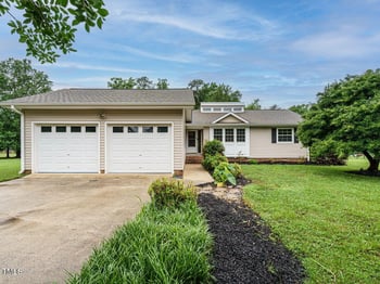 8204 Charlbert Ct, Apex, NC 27539