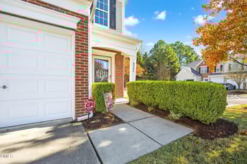 8204 Pilots View Dr, Raleigh, NC 27617