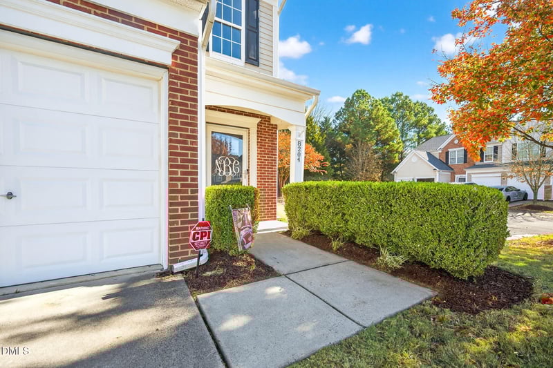 8204 Pilots View Dr, Raleigh, NC 27617