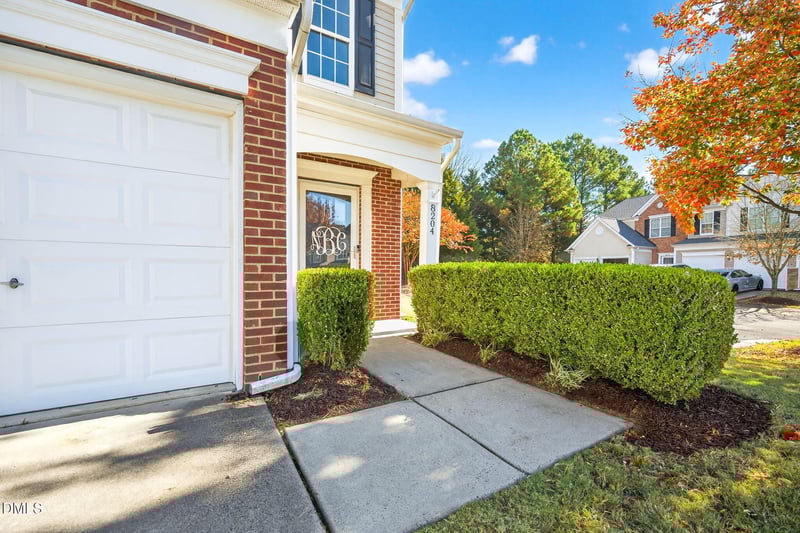 8204 Pilots View Dr, Raleigh, NC 27617