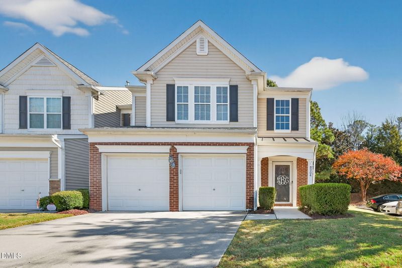 8204 Pilots View Dr, Raleigh, NC 27617