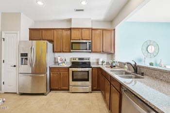 8204 Yaxley Hall Dr, Raleigh, NC 27616
