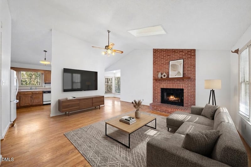 8205 Huntsman Ct, Chapel Hill, NC 27516