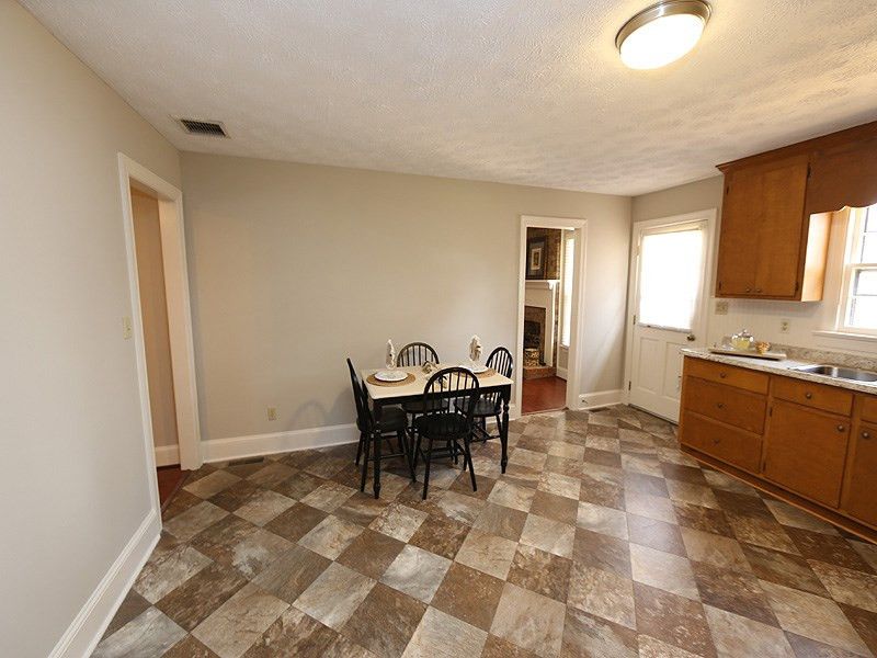 8205 Lakeshore Dr, Garner, NC 27529
