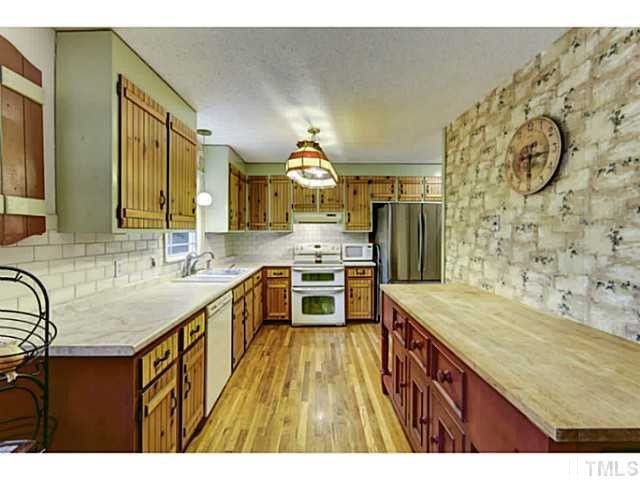 8205 Netherlands Dr, Raleigh, NC 27606