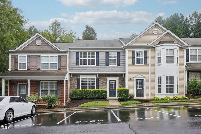 8207 Clasara Cir, Raleigh, NC 27613