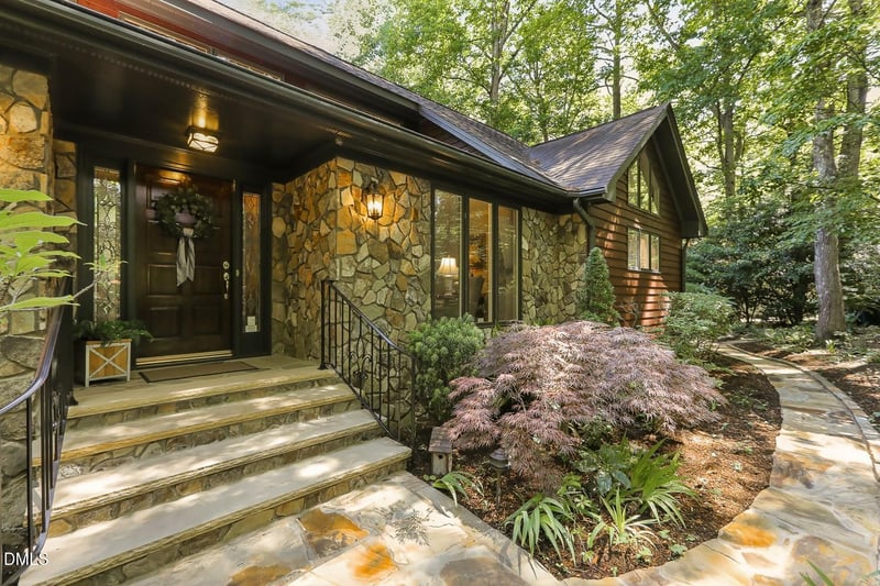 8208 Aberloch Ct, Raleigh, NC 27606