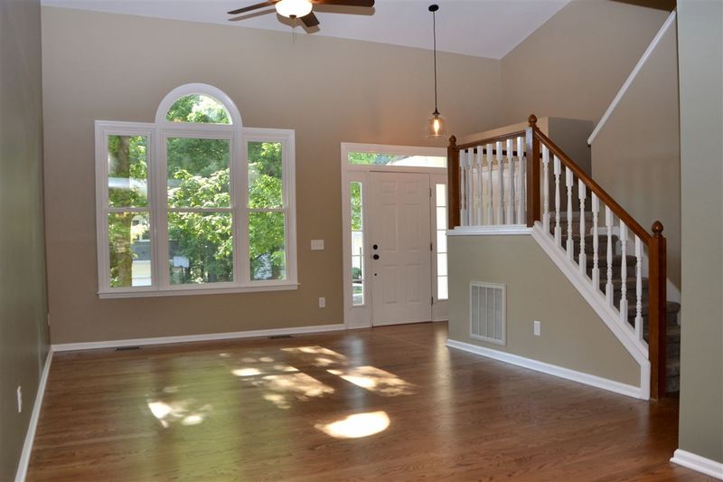 8208 Greywinds Dr, Raleigh, NC 27615
