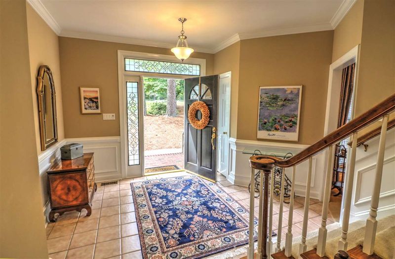 8208 Inverstone Ln, Raleigh, NC 27606