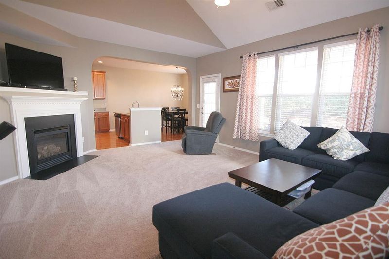 8209 Beaded Stone St, Raleigh, NC 27613