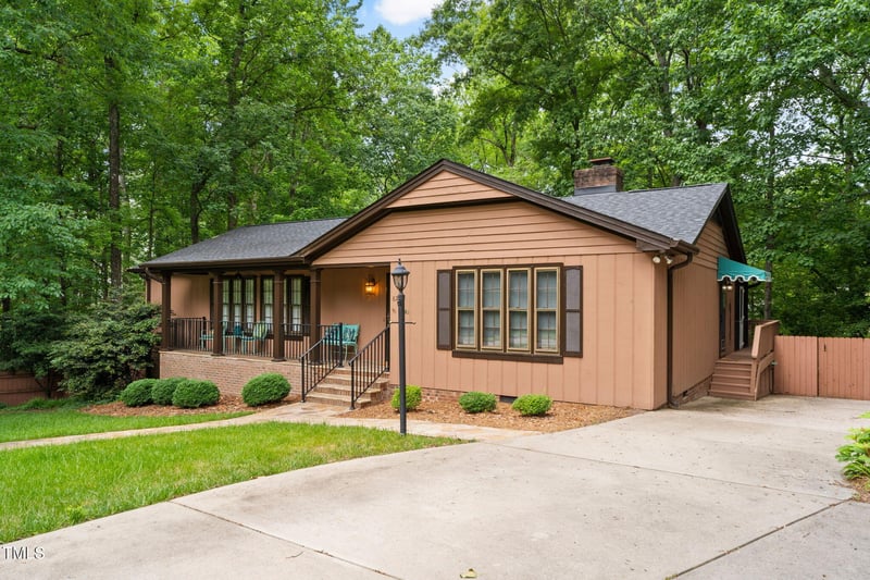 8209 Clear Brook Dr, Raleigh, NC 27615