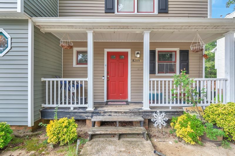 8209 Perry Creek Rd, Raleigh, NC 27616