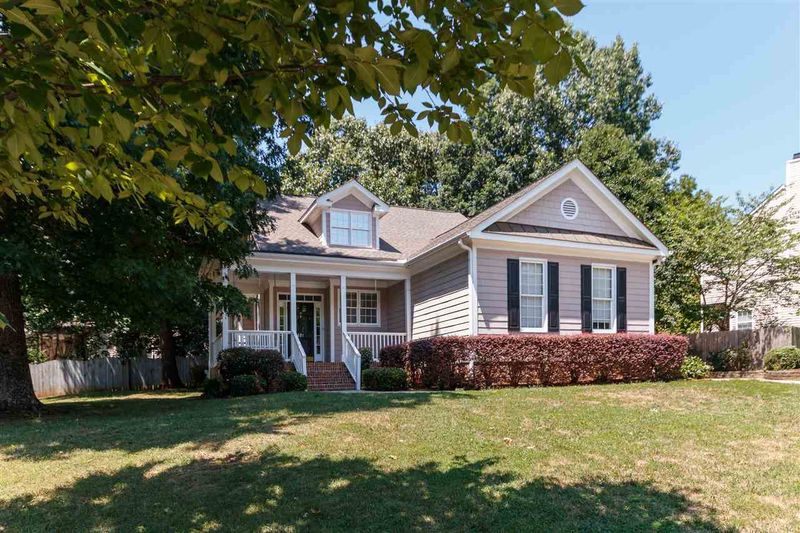 821 Cedar Downs Dr, Raleigh, NC 27607