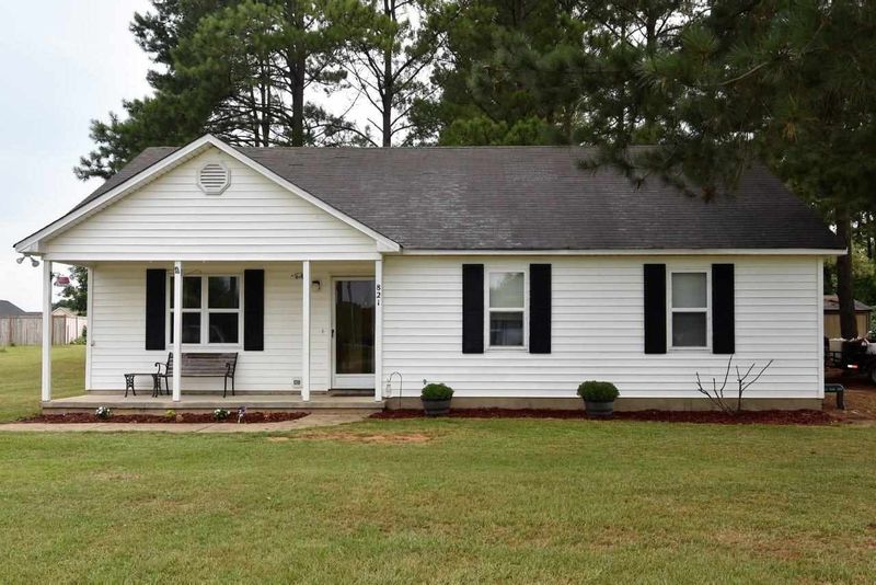 821 Government Rd, Clayton, NC 27520