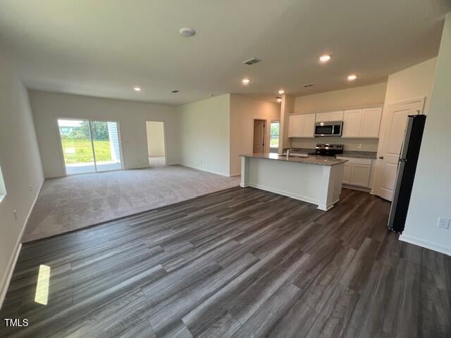 821 Kenyon Spring Dr, Zebulon, NC 27597
