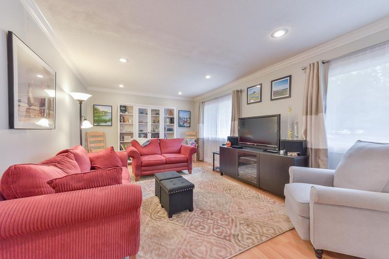 821 Knight Dr, Durham, NC 27712