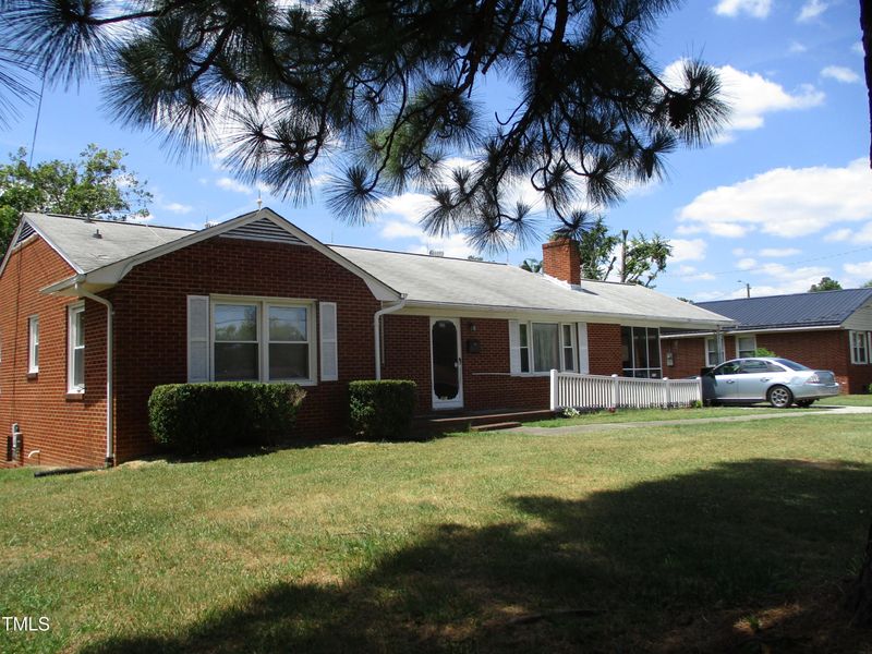 821 S Main St, Roxboro, NC 27573