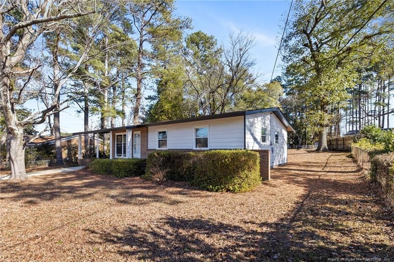 821 Moriston Rd, Fayetteville, NC 28314