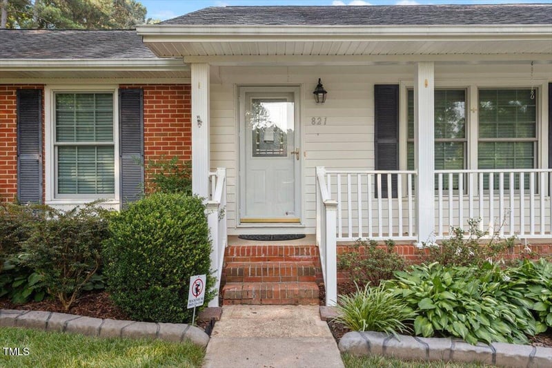 821 Northclift Dr, Raleigh, NC 27609