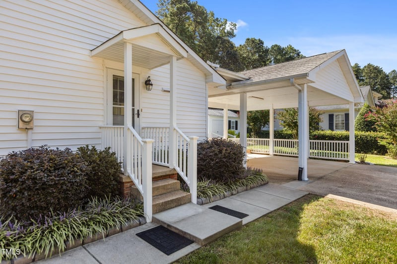 821 Northclift Dr, Raleigh, NC 27609