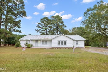 821 Penny Rd, Angier, NC 27501