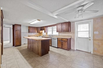 821 Penny Rd, Angier, NC 27501