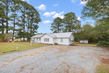 821 Penny Rd, Angier, NC 27501