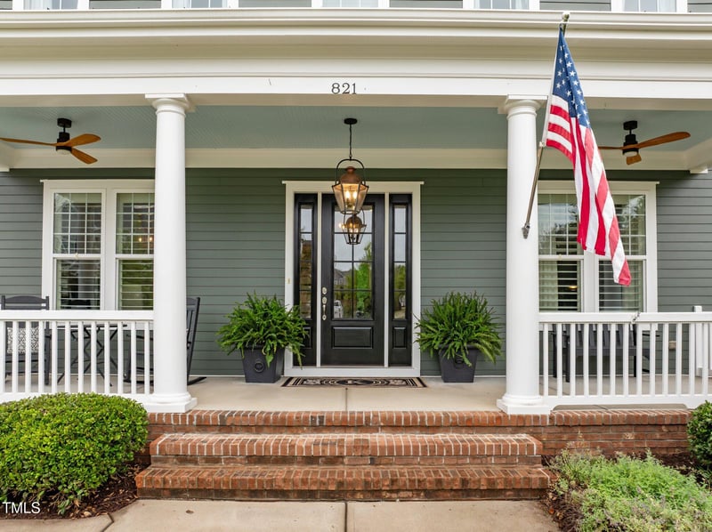 821 Rambling Oaks Ln, Holly Springs, NC 27540