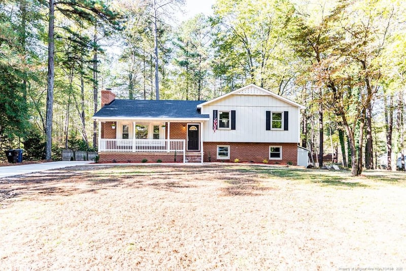 821 Stoney Brook Dr, Sanford, NC 27330