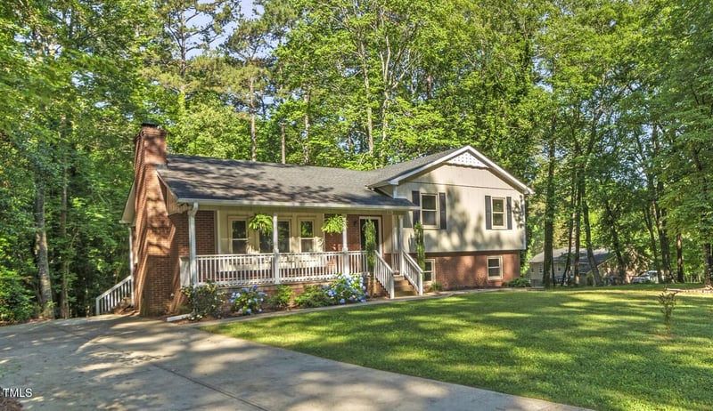 821 Stoneybrook Dr, Sanford, NC 27330