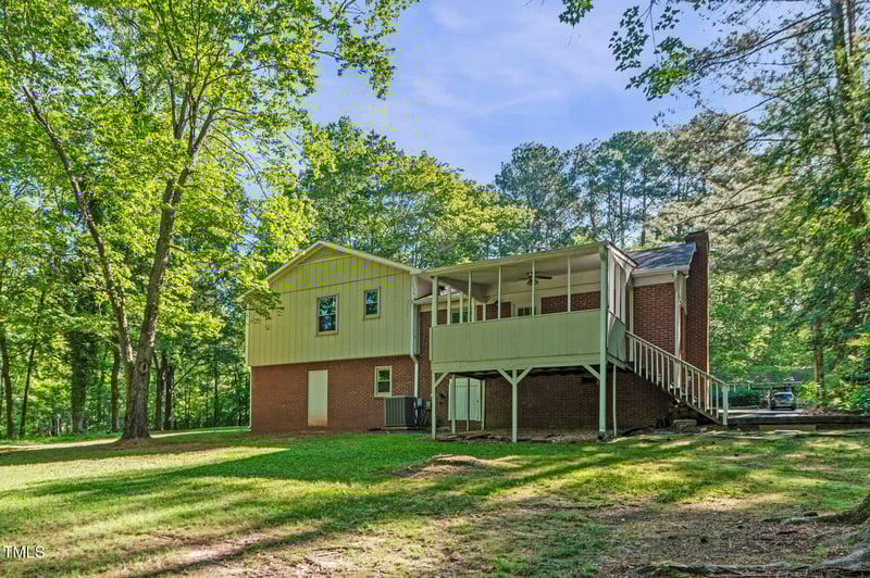 821 Stoneybrook Dr, Sanford, NC 27330