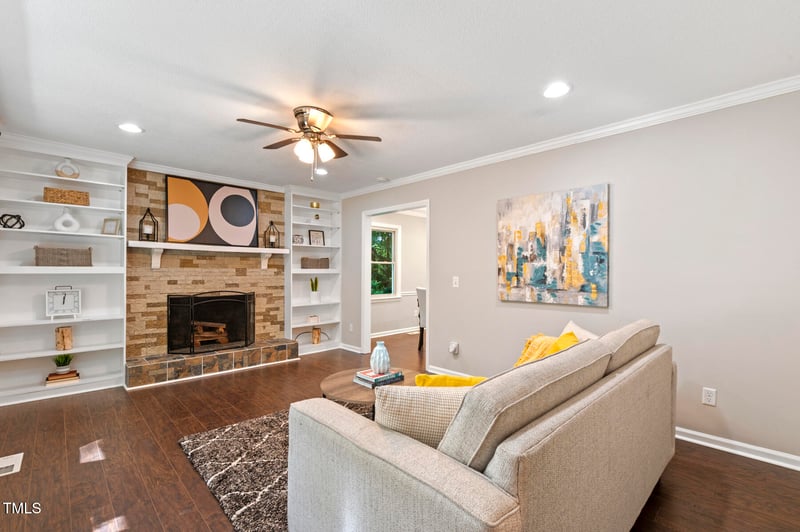821 Stoneybrook Dr, Sanford, NC 27330