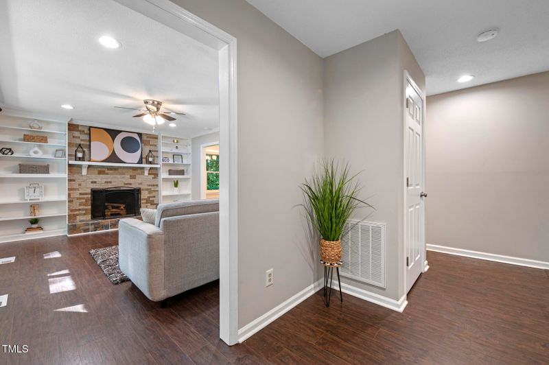 821 Stoneybrook Dr, Sanford, NC 27330