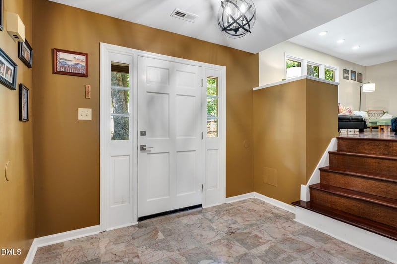 821 Valerie Dr, Raleigh, NC 27606