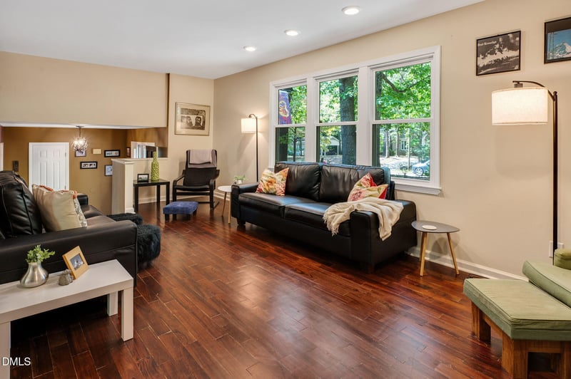821 Valerie Dr, Raleigh, NC 27606
